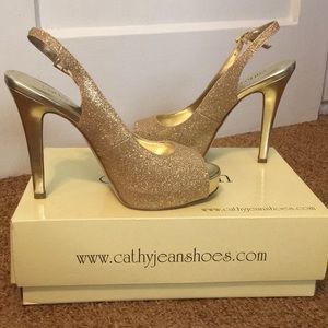 Cathy Jean gold glitter pumps